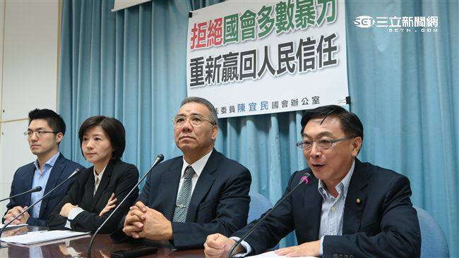 遭勒脖子　藍委陳宜民控告蘇震清