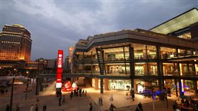 信義區／https://www.flickr.com/photos/takumi412/2317437461/in/photolist-4wMtqi-aJuu5H-aJusX4-bLw4pH-aJuvMa-aJuwhc-9FUp2c-aJuvja-BFaPeb-br6Dt4-aJuFuT-8GGg37-aJunpP-aJutxz-aJur68-aJumfg-aJunPn-aJuuwp-aJukSZ-9DQpKo-aJupeV-9FUnJp-97ZojP-aJuug8-utG9t-aJusKv-br6CvX-aJusqX-aJuvbB-aJuq8M-bLw4HX-7Vikps-acXhs6-br6DYg-br6C5F-br6ASX-aJursk-aJurJH-9FV85n-9DMy8H-akcant-fmN99n-9DQqpN-acXire-8GG5sj-utGgn-9HAixy-9DQqfJ-br6D4B-aJut7H