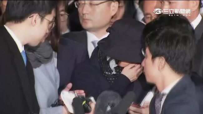 崔順實神隱六天才回國　被疑早就串供