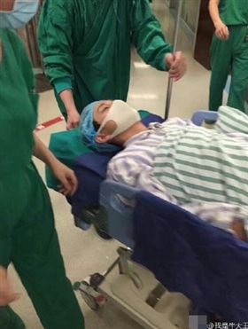 何炅受傷（騰訊娛樂）