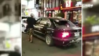 4惡煞砸車無視童　車主火大猛撞