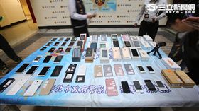 新北市刑大破獲販售山寨機的店家，其中假iPhone7僅需4000元便可購得（翻攝畫面）
