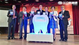 食鹽加氟在全台開賣了。（圖／楊晴雯攝）