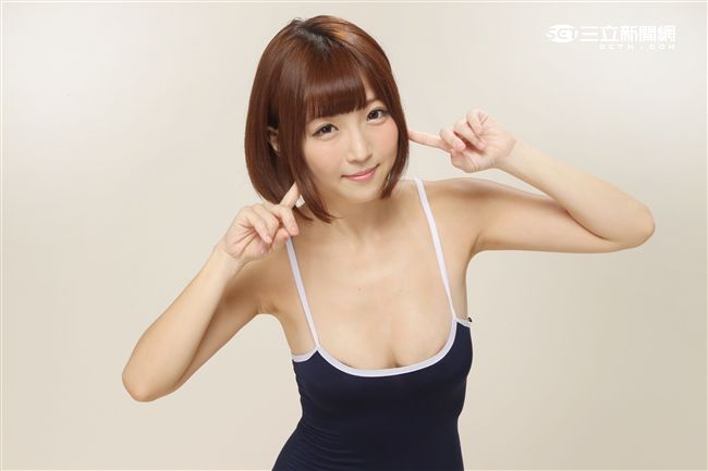 佐倉絆出道2週年，現在已經走出自己的風格，也成了KMP集團的招牌女優。（記者邱榮吉/攝影）