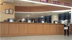 醫院,迎賓,工作人員 圖／翻攝自YouTube