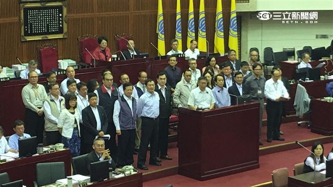 對柯市長小不滿　這四位局長舉手表態