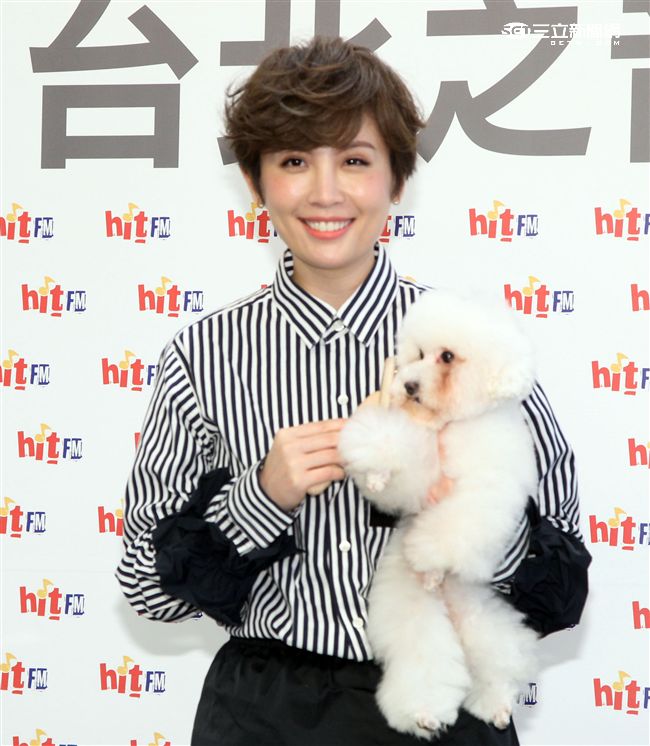 魏如萱出席「毛起來愛」流浪動物認養活動。（記者邱榮吉/攝影）