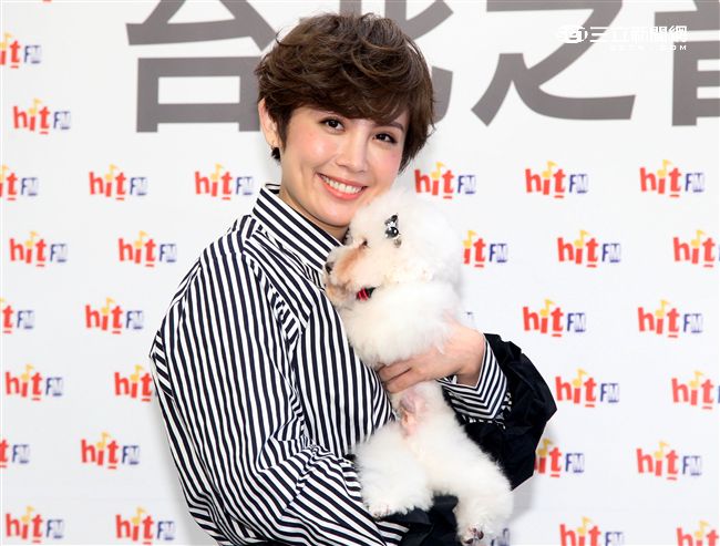 魏如萱出席「毛起來愛」流浪動物認養活動。（記者邱榮吉/攝影）