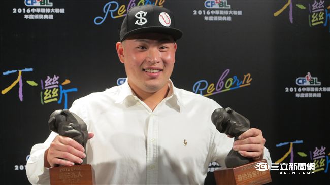 最佳九人奪兩獎史上首位　小胖有遺憾