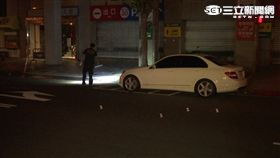 騎樓下聊天遭轎車開槍! 一人中彈送醫