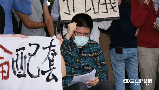 與校方長談後　清大學生宣布停止絕食
