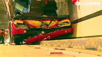 蘭潭隧道遊覽車擦撞　20人輕重傷