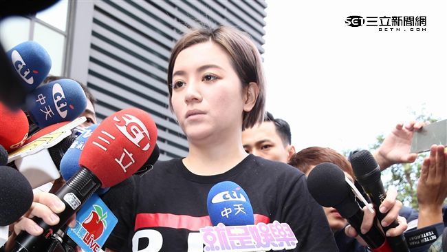 李妍憬上不上銬　全在雙方一念之間