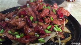 鐵板牛(圖/翻攝自微博)
