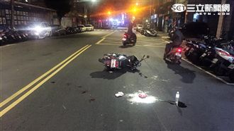 老翁急返家穿馬路　遭機車撞飛滿臉血