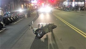 林男騎車經過明德路時撞上穿越馬路的吳男（翻攝畫面）