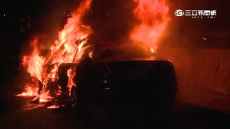 逛夜市變火燒車　大學生急跳車逃命