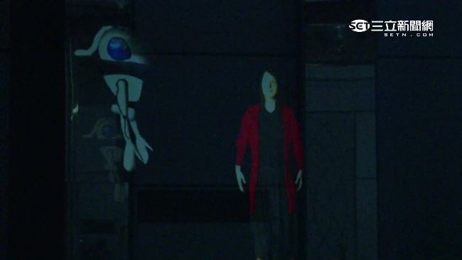 就用3D+VR！唐鳳開分身互動演講
