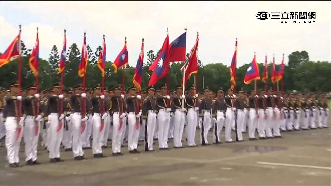 「黨旗飛舞」歌詞惹議　挨批黨國不分