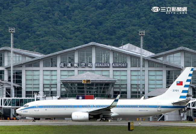 中華民國總統行政專機（空軍一號）。（記者邱榮吉/攝影）