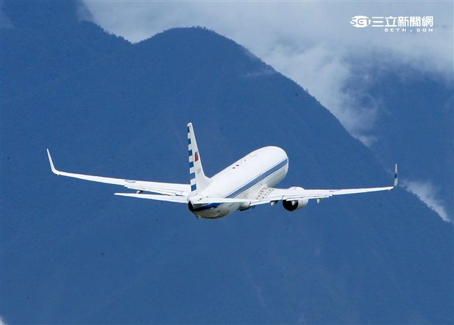 中華民國總統行政專機（空軍一號）。（記者邱榮吉/攝影）