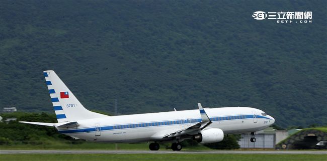 中華民國總統行政專機（空軍一號）。（記者邱榮吉/攝影）
