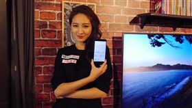 小米盒子 愛奇藝 小米5S Plus 魏蔓 葉立斌攝