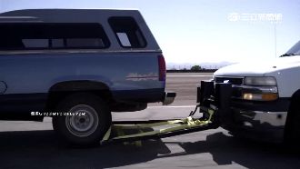 警匪追逐免衝撞！追捕神器一網鎖車輪