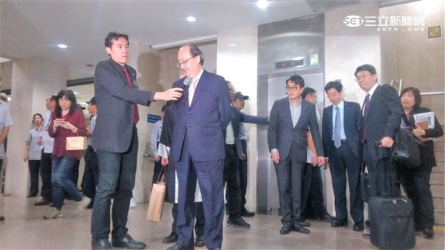 馬英九庭訊結束　柯：歷史會記下這筆