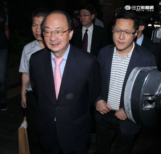 民進黨立委柯建銘對前總統馬英九控告馬涉嫌洩密、違反通保法及個資法。（記者邱榮吉/攝影）