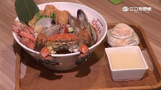 酸辣泰式大閘蟹拉麵　搭配蜆精超滋補