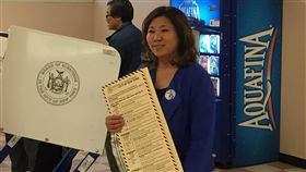  ▲孟昭文相信柯林頓會當選。（圖／中央社提供）