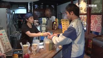 搶攻排隊經濟　代購員排隊時薪逼2百