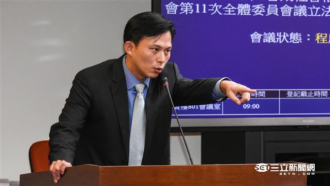 國台辦批台獨、港獨蒼蠅　昌神回應酸