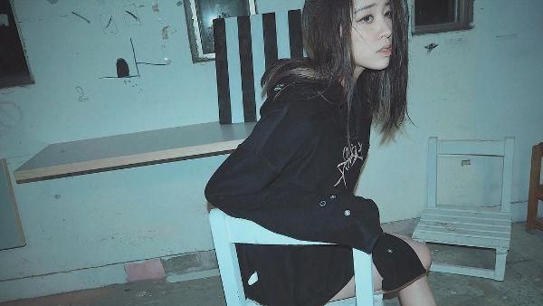 獨／擅闖別系拍美照　歐陽妮妮遭警告