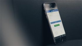 iPhone 7
https://www.flickr.com/photos/143842337@N03/30520673776/in/photolist-Nv1qZo-Nv1qVf-Nv1qR7-Nv1qT1-NnTtmE-Nv1qME-Nv1qQf-Nv1qKW-Nv1qEq-Nv1qzq-Nv1qBu-Nv1qB9-N6MueC-N6Muho-N6Mu8q-Nv1qq7-N6Mu4C-Nv1qjf-Nv1qf7-Nv1qbu-N6MtYC-N6MtUE-Nv1q7m-Nv1q2w-N6MtKS-Nybvra-Nv1pRb-Nv1pR1-NybvoV-N6MtCs-Nv1pV9-NybvjX-Nv1pP7-Nv1pGd-Nv1pBd-NmSfJJ-NmSebo-Npr6Sg-NfTUeY-MtmHDn-NfTUaQ-MtmHvX-MtmHsa-NfTU3A-Nv1qNG-N6Muno-Nv1qw9-MwdkLU-NfTTYC-MtmHic