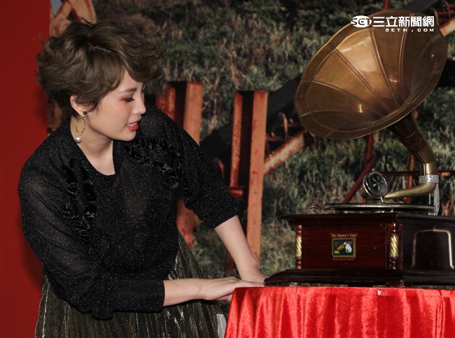 魏如萱「末路狂花」最新專輯正式發片記者會，藝人好友KUSO「你啊你啊」。（記者邱榮吉/攝影）