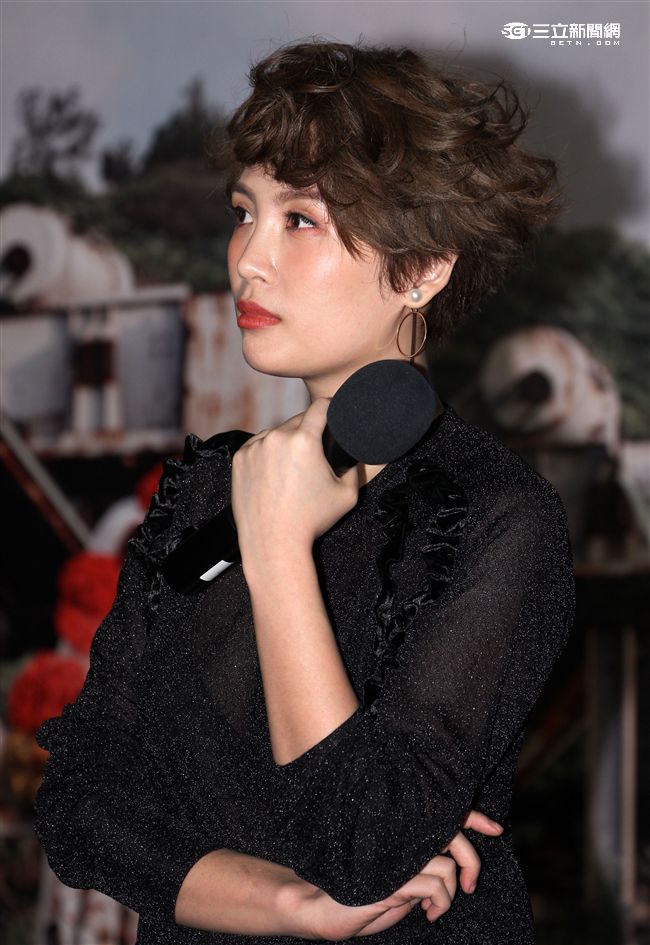 魏如萱「末路狂花」最新專輯正式發片記者會，藝人好友KUSO「你啊你啊」。（記者邱榮吉/攝影）