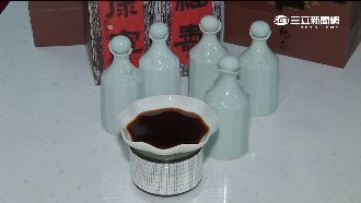 傳達客家樸實精神　五花瓶有巧思