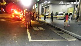 張男無照駕駛剛買的二手車失控撞進社區大廈騎樓內（翻攝畫面）