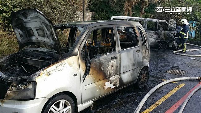 老車疑短路自燃　貨車全毀還波及旁車
