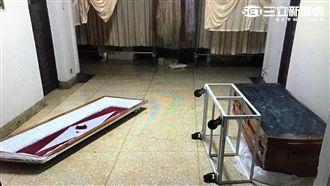 深情男求復合遭拒　殯儀館砸棺材洩憤