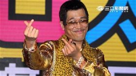 紅遍全世界的PIKO太郎（11）日抵達台灣，在媒體見面會搞笑肢體不斷，全場笑翻天。（記者邱榮吉/攝影）