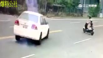 騎士貪快違規迴轉　駕駛大甩尾急閃