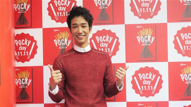 劉以豪暖男笑容PK粉絲　貼心護團員