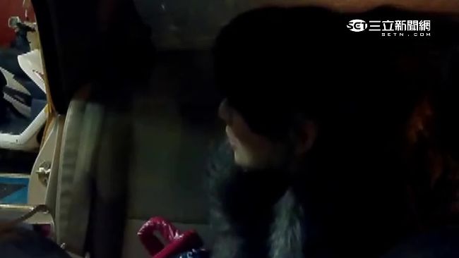 陸女酒後搭車亂說話　被送警局還嗆警
