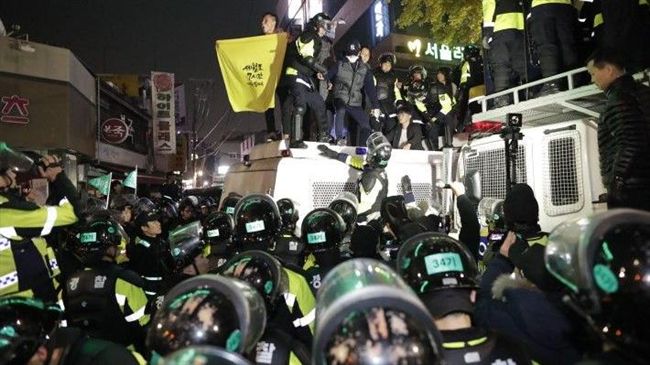 南韓青瓦台對峙　警方凌晨強制驅離