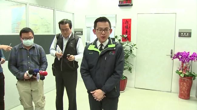 卓冠廷披時力戰袍選議員　黃國昌說…