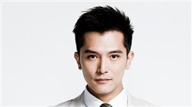 邱澤
（圖翻攝自邱澤臉書）
https://www.facebook.com/ROYCHIU1014/photos/a.1485270178470157.1073741825.1485267551803753/1485270191803489/?type=3&permPage=1