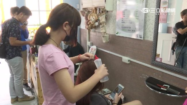 惡雇主亂扣薪？洗頭工手爛薪水成負數